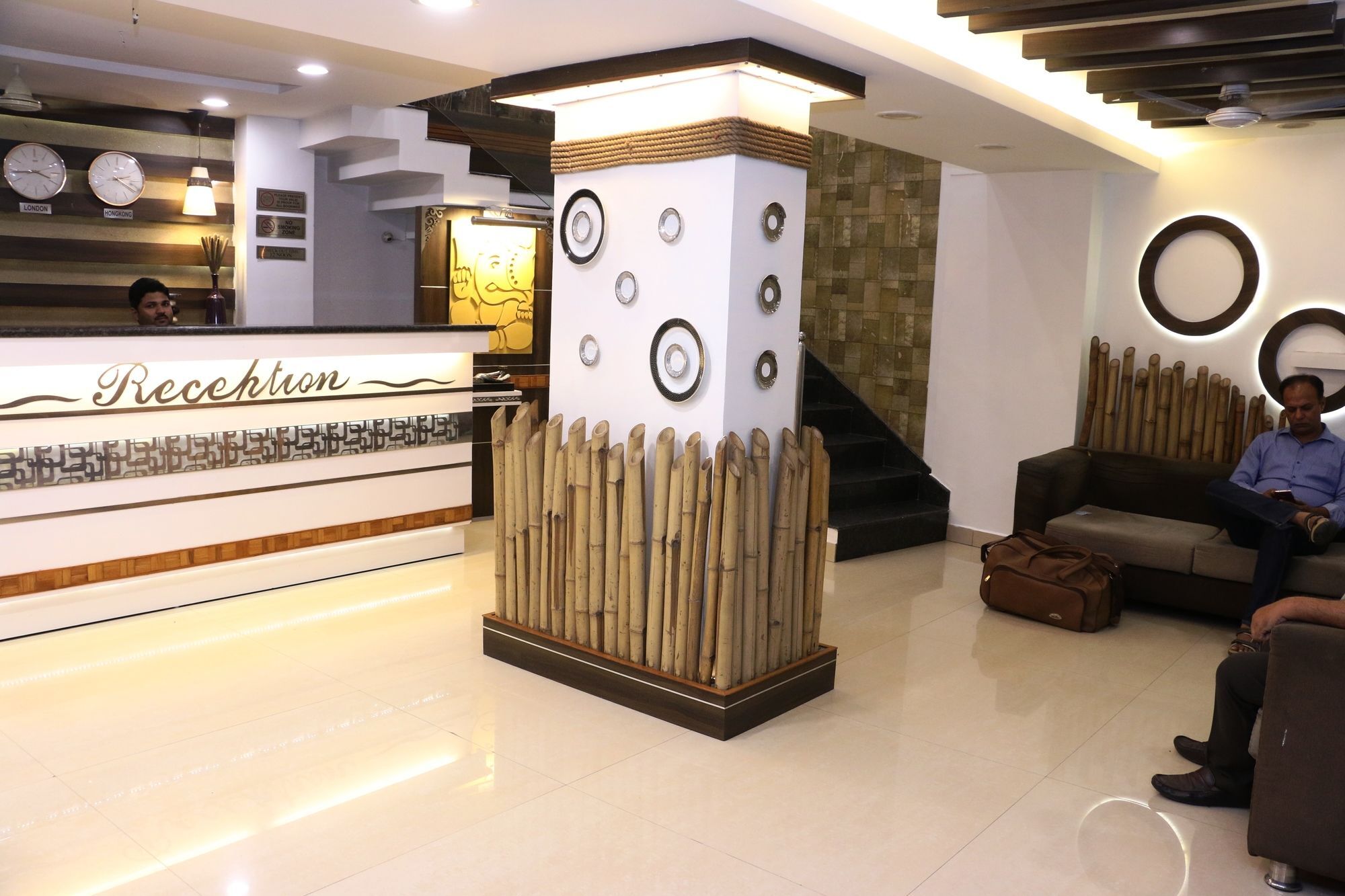 Hotel Shalimar Deluxe Μποπάλ Εξωτερικό φωτογραφία