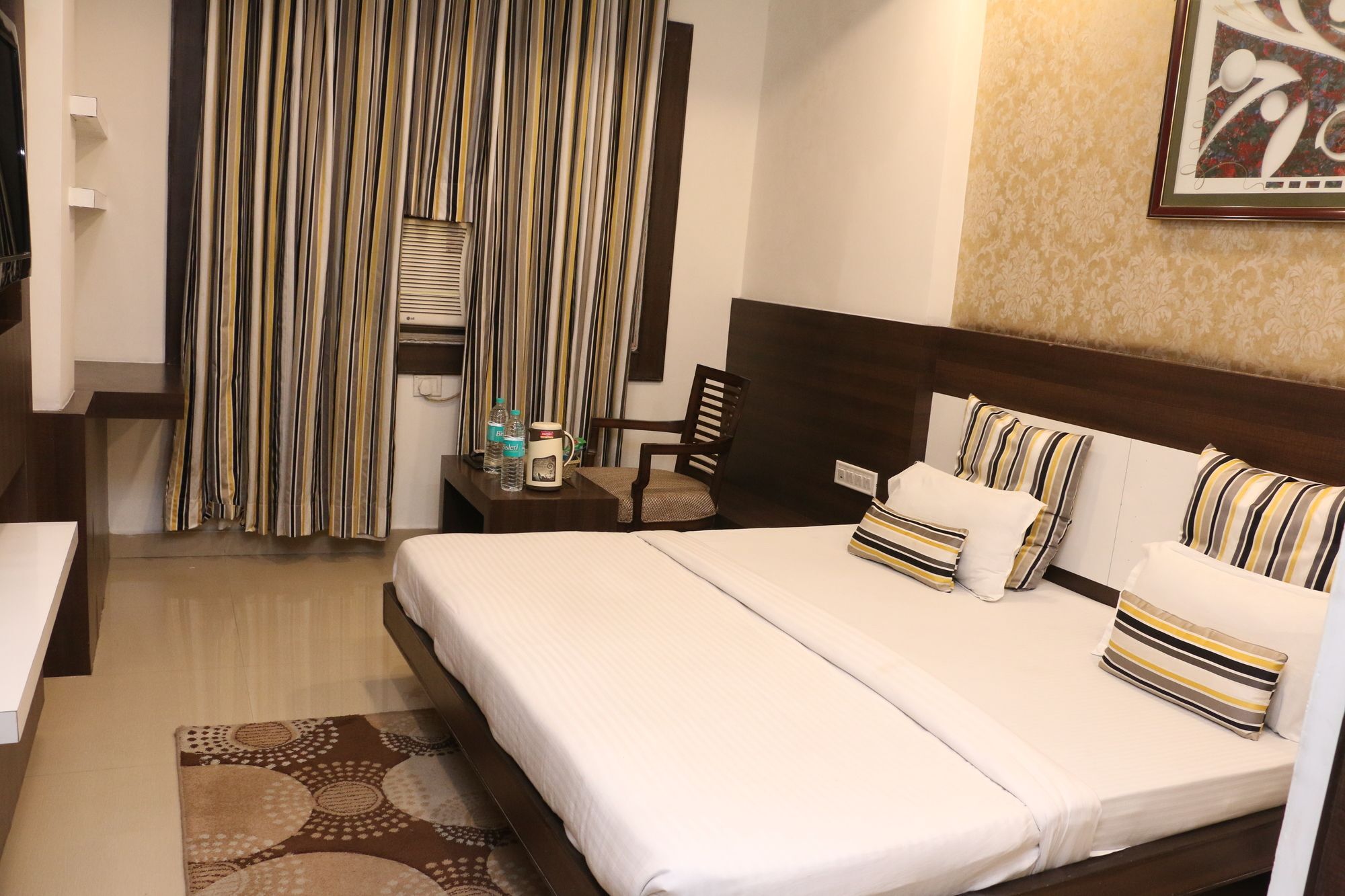 Hotel Shalimar Deluxe Μποπάλ Εξωτερικό φωτογραφία