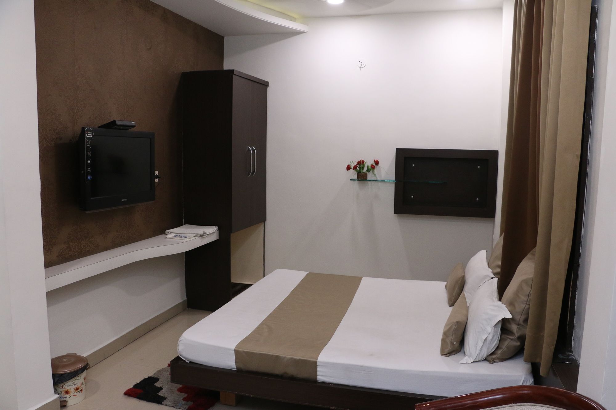 Hotel Shalimar Deluxe Μποπάλ Εξωτερικό φωτογραφία